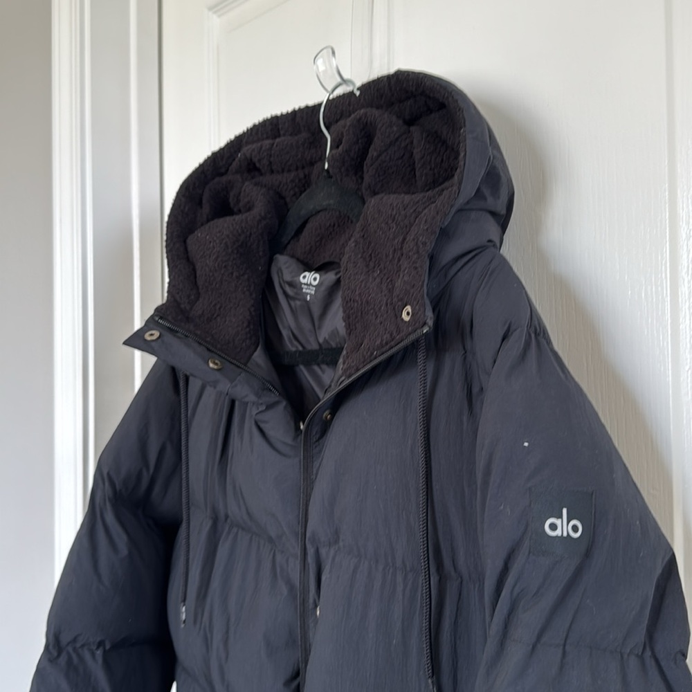 alo yoga Cypress Puffer Jacket - Picture 3 of 9